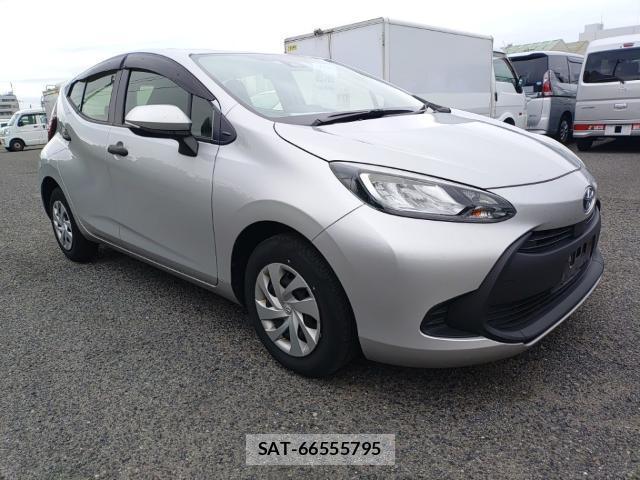 Toyota AQUA 2023-06 8055284-3