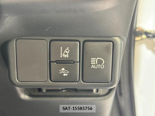 Toyota AQUA 2017-02 8055318-3