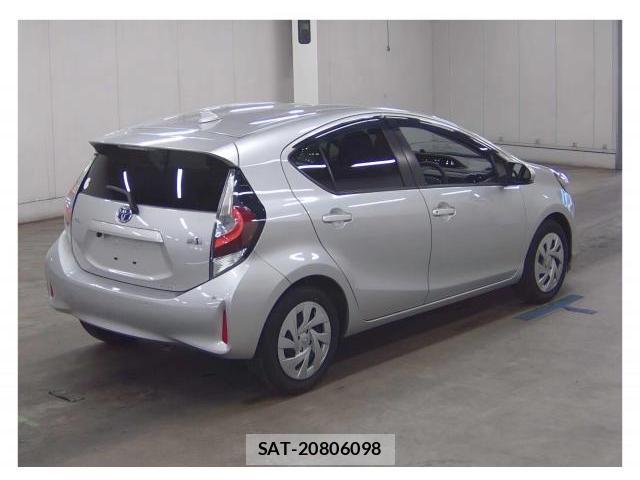 Toyota AQUA 2021-06 8055329-1