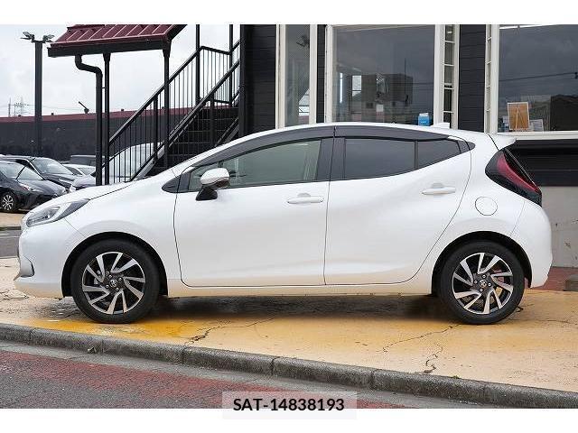 Toyota AQUA 2021-07 8055460-2