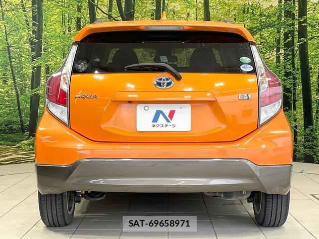 Toyota AQUA 2016-04 8055483-14