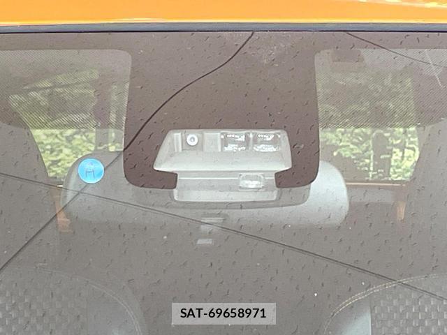 Toyota AQUA 2016-04 8055483-4