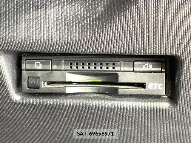 Toyota AQUA 2016-04 8055483-5