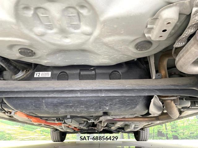 Toyota AQUA 2018-10 8055484-18