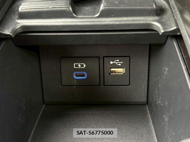 Toyota AQUA 2024-11 8055514-10