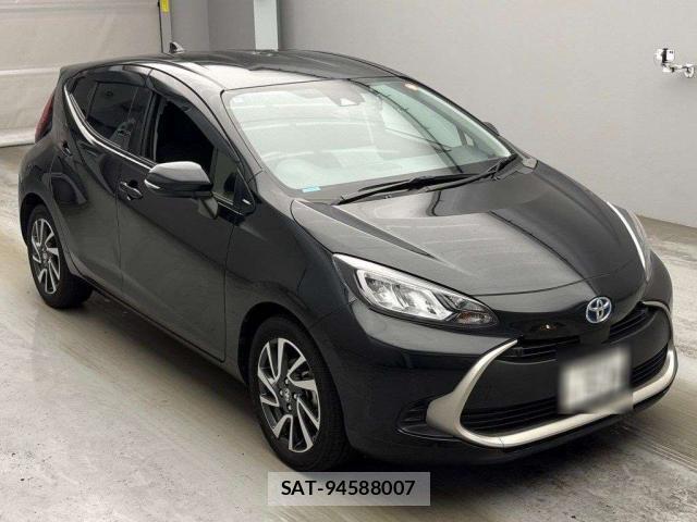 Toyota AQUA 2024-06 8055558-0