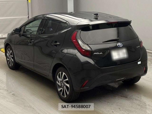 Toyota AQUA 2024-06 8055558-1