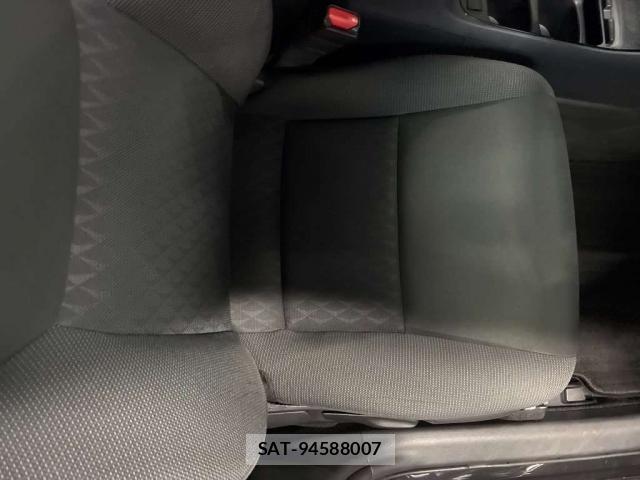 Toyota AQUA 2024-06 8055558-11