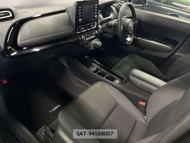 Toyota AQUA 2024-06 8055558-5