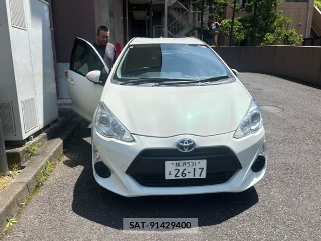 Toyota AQUA 2015-01 8055684-0
