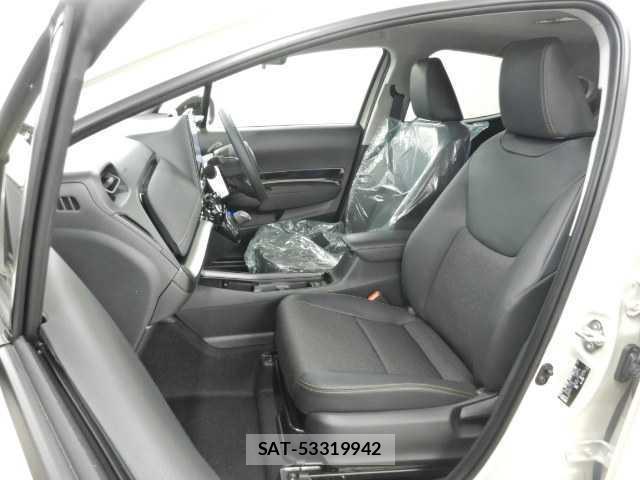 Toyota AQUA 2026-01 8055732-16