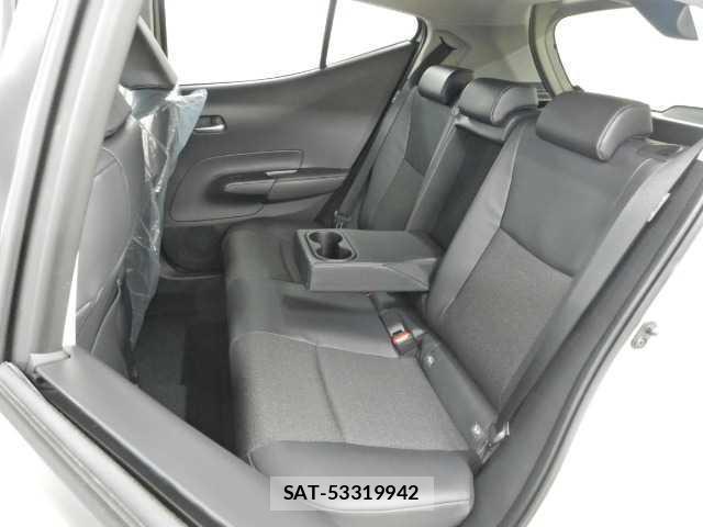 Toyota AQUA 2026-01 8055732-17