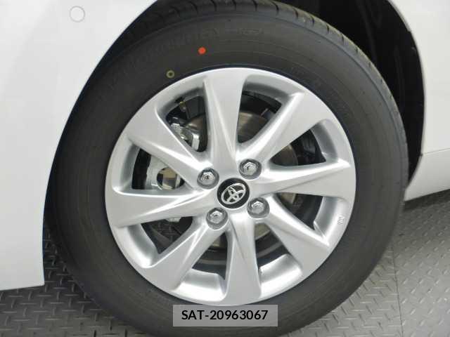 Toyota AQUA 2026-01 8055733-15