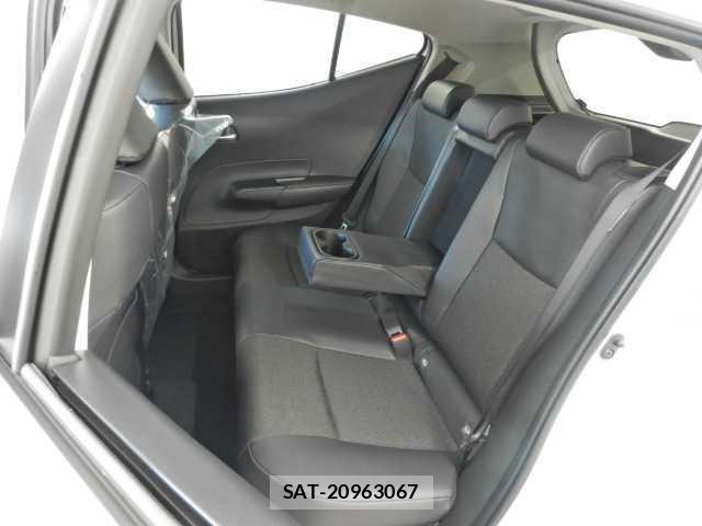 Toyota AQUA 2026-01 8055733-17