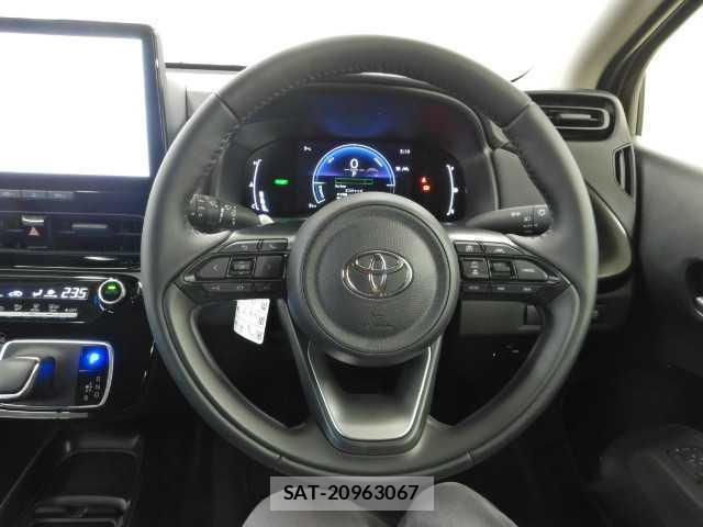 Toyota AQUA 2026-01 8055733-7