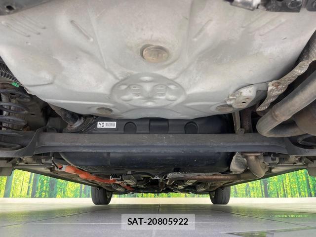Toyota AQUA 2013-07 8055777-18