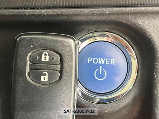 Toyota AQUA 2013-07 8055777-4