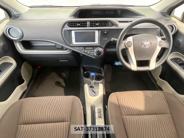 Toyota AQUA 2013-07 8055796-1