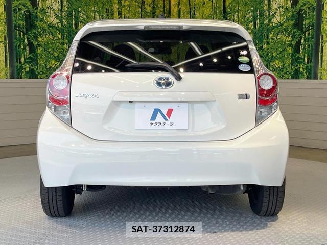 Toyota AQUA 2013-07 8055796-14