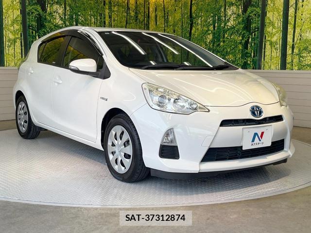 Toyota AQUA 2013-07 8055796-15