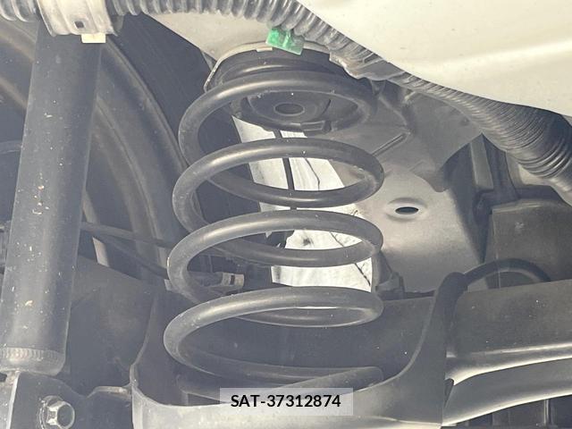 Toyota AQUA 2013-07 8055796-19
