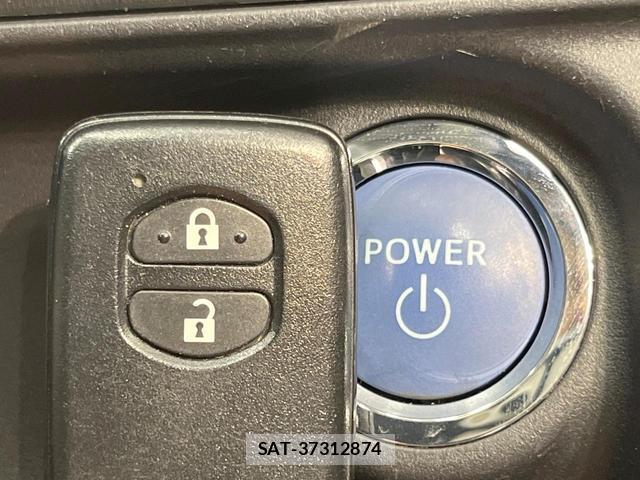 Toyota AQUA 2013-07 8055796-5
