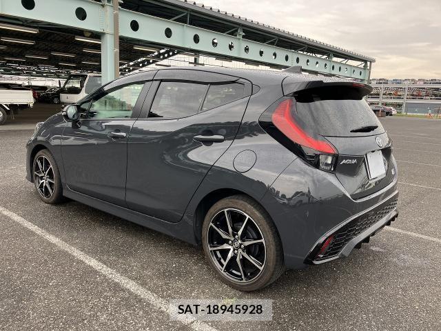 Toyota AQUA 2023-05 8055836-1