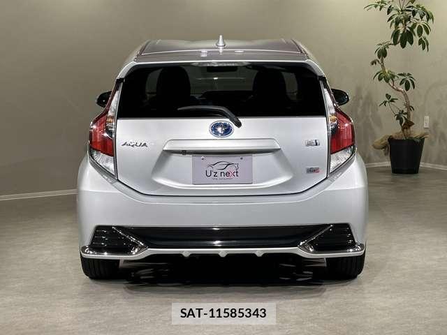 Toyota AQUA 2015-08 8055873-1