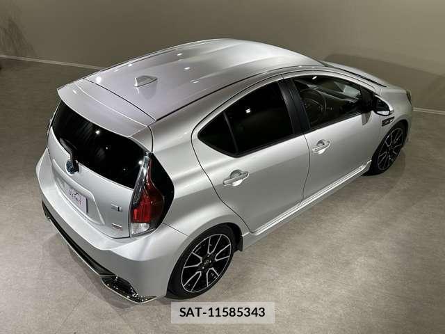 Toyota AQUA 2015-08 8055873-13