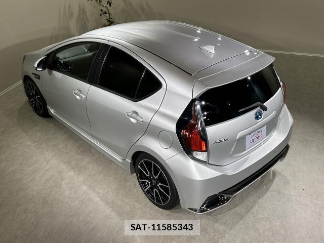 Toyota AQUA 2015-08 8055873-14