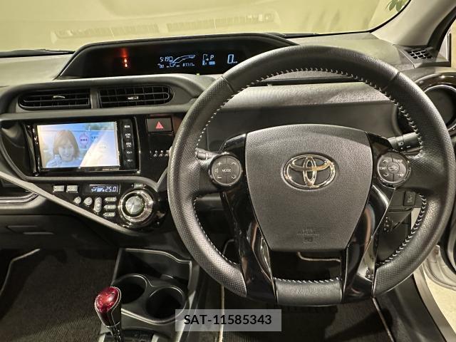 Toyota AQUA 2015-08 8055873-17