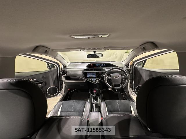 Toyota AQUA 2015-08 8055873-2