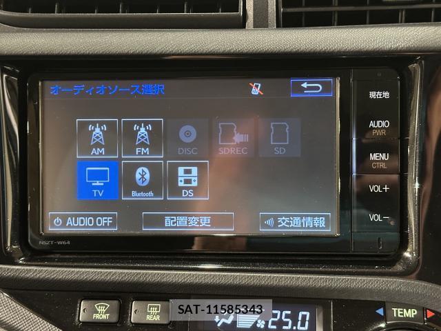 Toyota AQUA 2015-08 8055873-4