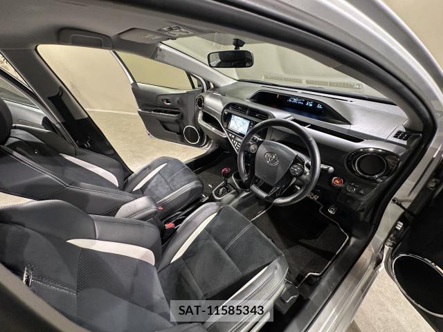 Toyota AQUA 2015-08 8055873-5