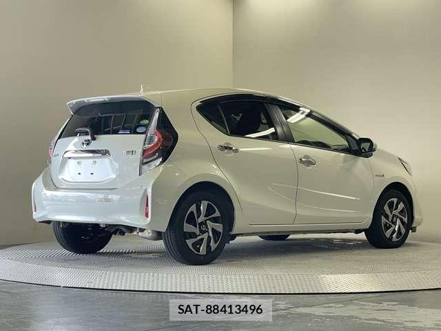 Toyota AQUA 2020-03 8055925-11