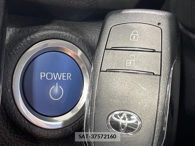 Toyota AQUA 2023-04 8056009-6