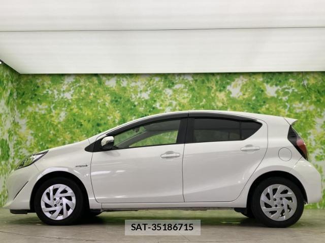 Toyota AQUA 2017-11 8056111-1