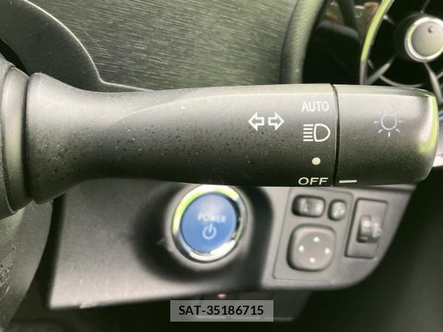 Toyota AQUA 2017-11 8056111-14