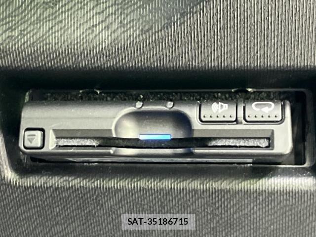 Toyota AQUA 2017-11 8056111-17