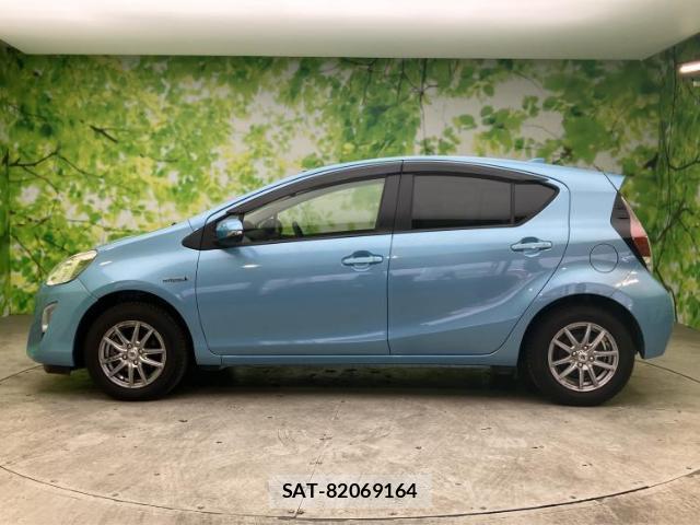 Toyota AQUA 2015-04 8056160-1