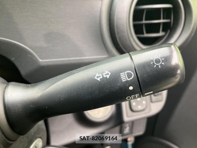 Toyota AQUA 2015-04 8056160-14