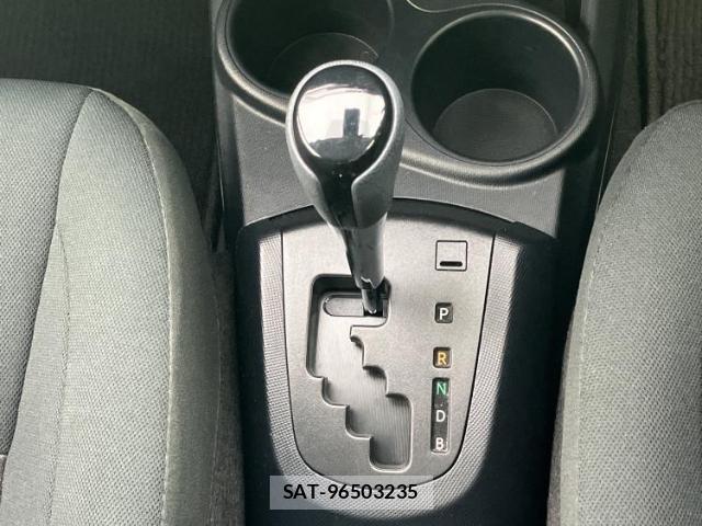 Toyota AQUA 2018-12 8056181-17