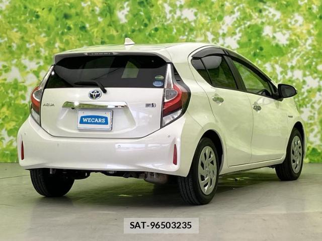 Toyota AQUA 2018-12 8056181-2