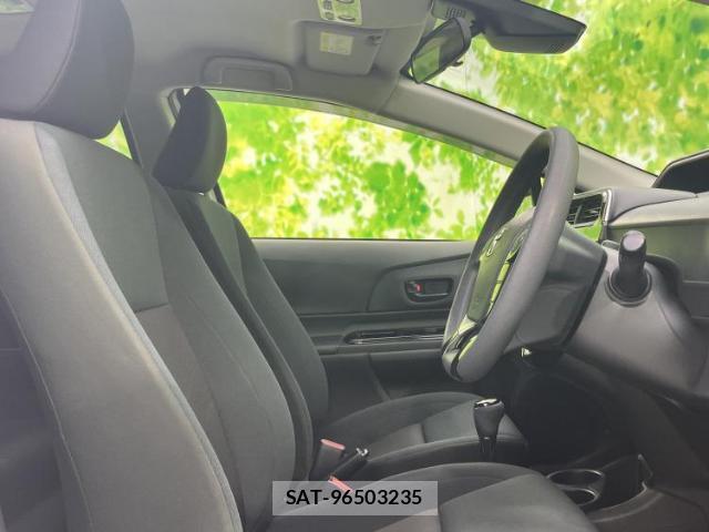 Toyota AQUA 2018-12 8056181-3