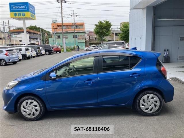 Toyota AQUA 2017-12 8056218-1