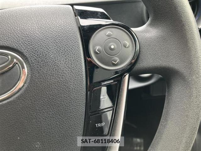 Toyota AQUA 2017-12 8056218-14