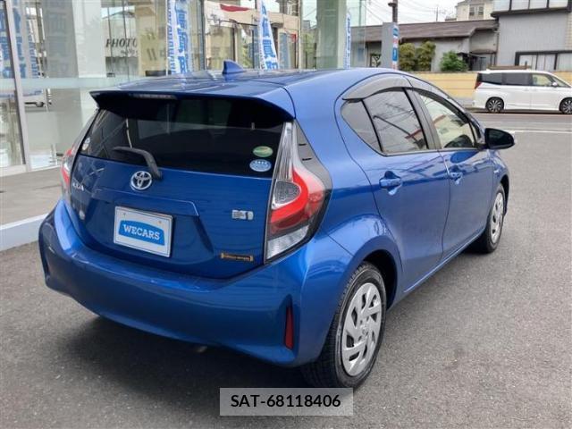 Toyota AQUA 2017-12 8056218-2