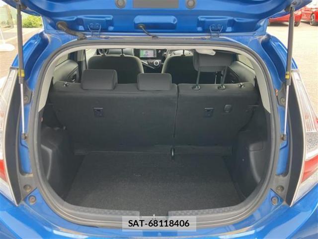 Toyota AQUA 2017-12 8056218-7