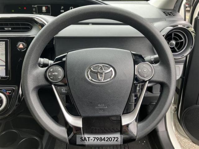 Toyota AQUA 2019-11 8056224-11
