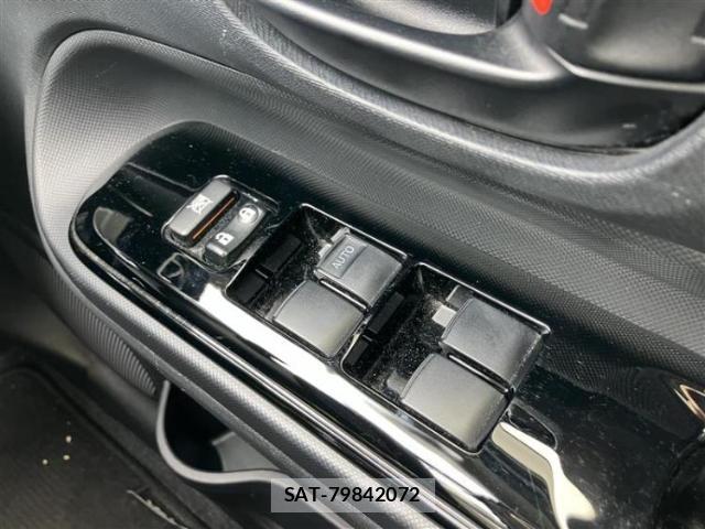 Toyota AQUA 2019-11 8056224-13